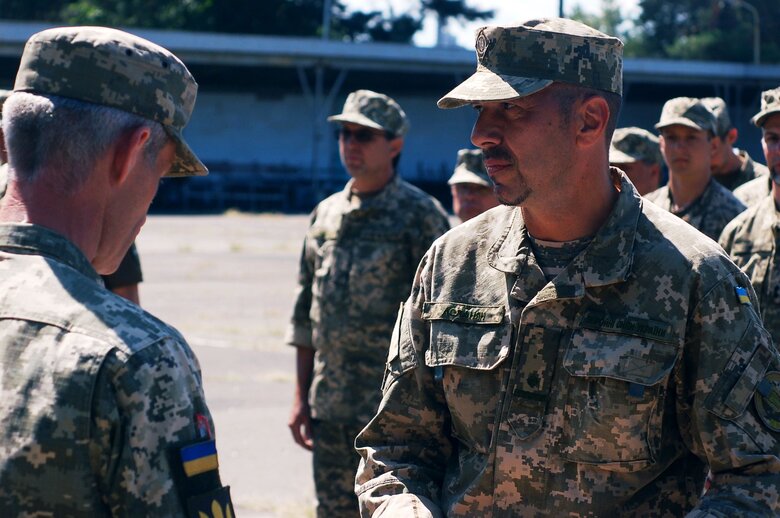 Сергій Огородник: Російські військові заговорювали зуби господарям, замикали їх на кухні для проведення бесіди, а решта в той час нишпорили по будинку й забирали цінні речі 04