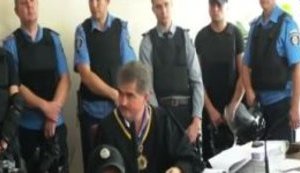 Подільський райсуд Києва почав розгляд справи про сутички під Радою 31 серпня: через неявку двох підозрюваних засідання перенесли на 23 вересня. ВИДЕО+ФОТОрепортаж