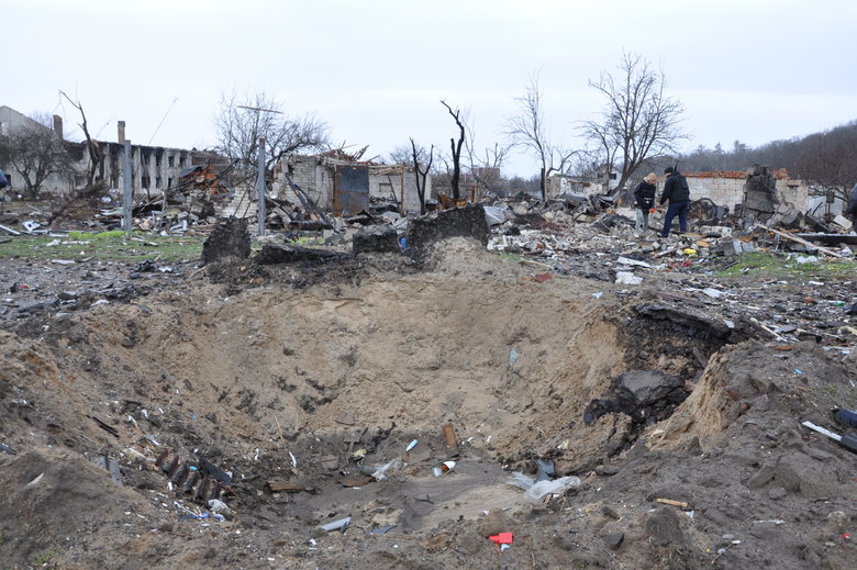Кількаметрові вирви та зруйновані вщент будинки: Наслідки обстрілу Чернігова російськими окупантами 80