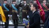 Зеленский почтил память Героев Крут на Аскольдовой могиле в Киеве. ФОТО