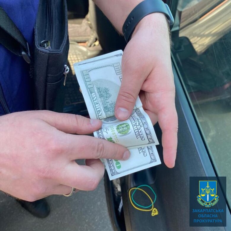 На Закарпатье экс-руководитель ЦПАУ организовал для военнообязанных схему незаконного пересечения границы за $14 000, - прокуратура 02