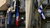 Посольства Франції та Фінляндії приспустили прапори після російського удару по Києву