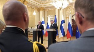 "Осуществляются практические инициативы", - президенты Финляндии и России Нийнисте и Путин обсудили ситуацию в Украине