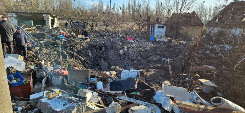 Удар по Селидовому: зруйновано чотириповерхівку та приватний будинок, пошкоджено 7 багатоповерхівок 03