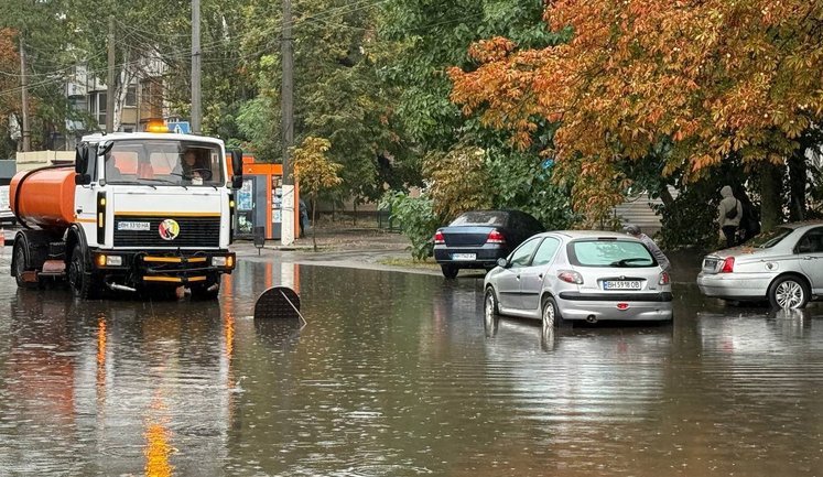 Rainfall in Odesa: over 230 people rescued, dozens of cars evacuated, work will continue throughout night