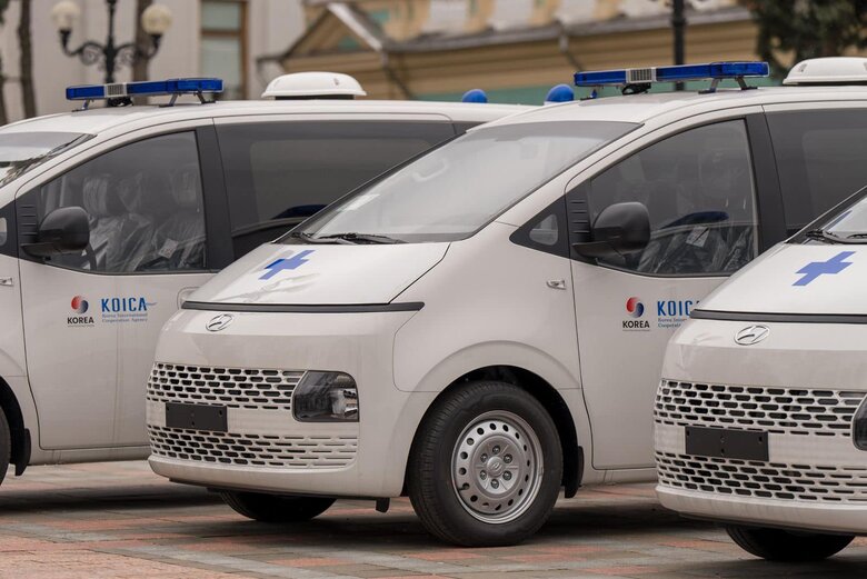 Південна Корея надає Україні автомобілі швидкої допомоги