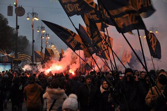 Националисты провели в Киеве Марш Славы Героев 20