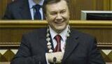 Янукович урезал себе зарплату на 50%