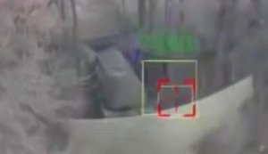 Удар баражуючого боєприпасу по російському ЗРК "Бук-М2". ВIДЕО
