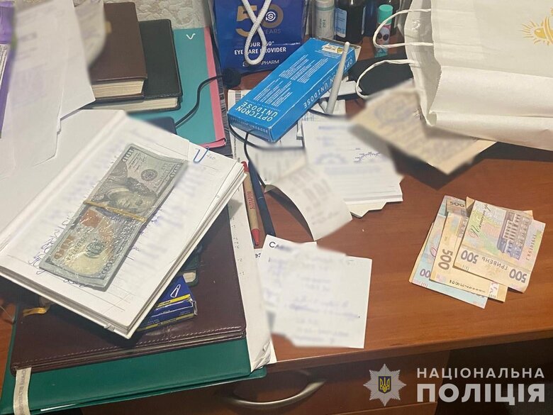 11 осіб отримали підозри за корупційні схеми в ТЦК, лікарнях та навчальних закладах