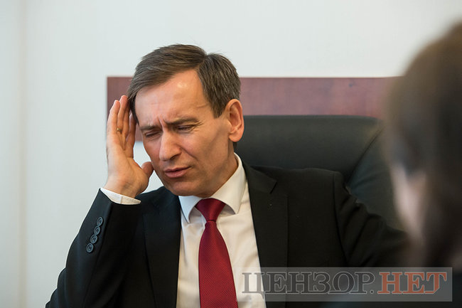 Представник президента в КСУ Федір Веніславський: Я не відкидав би й конспірологічної теорії, що закон про люстрацію був потрібен більше не Україні 05