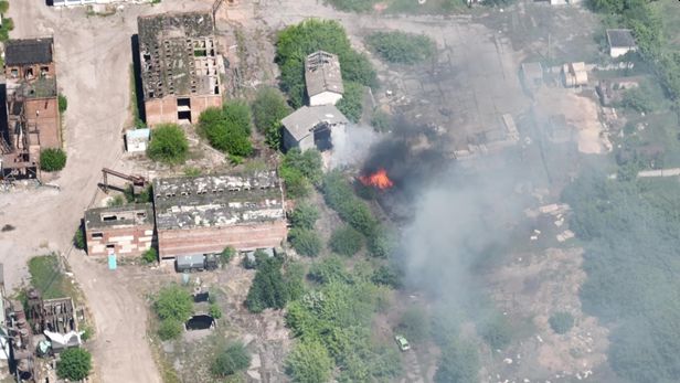 Аеророзвідник Сергій Хаджинов: Коли ти коригуєш, ти на зв‘язку з артилеристами. І якщо влучення, то ти верещиш: Влучив! Повторюй! І він радісно верещить: Плюс!. Це завжди велика радість 04