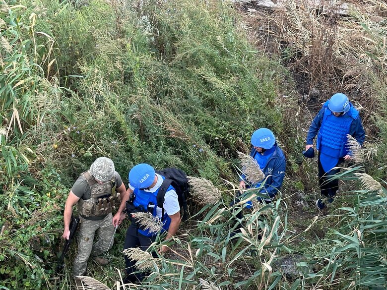 Гендиректор МАГАТЕ Гроссі з'їздив на Запорізьку АЕС та оцінив ситуацію на градирні після пожежі