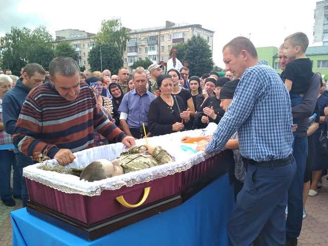 С воином 24-й ОМБр Романом Джерелейко, погибшим на Донбассе, простились на Хмельнитчине 05