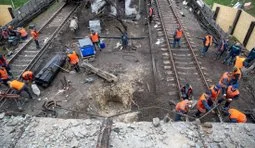 Движение между станциями "Лесная" и "Академгородок" планируют возобновить сегодня вечером, - Кличко. ВИДЕО+ФОТОрепортаж