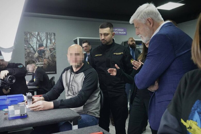 Павел відвідав виробництво гвинтівок