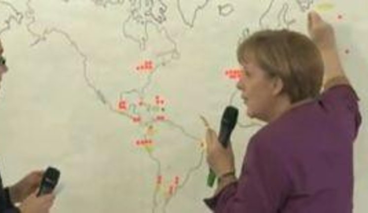 Меркель не смогла показать на карте столицу Германии: Это не Берлин? А что это? Россия?!! + ВИДЕО.