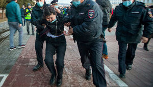 Затриманих на акціях протесту в Росії - вже понад 1000