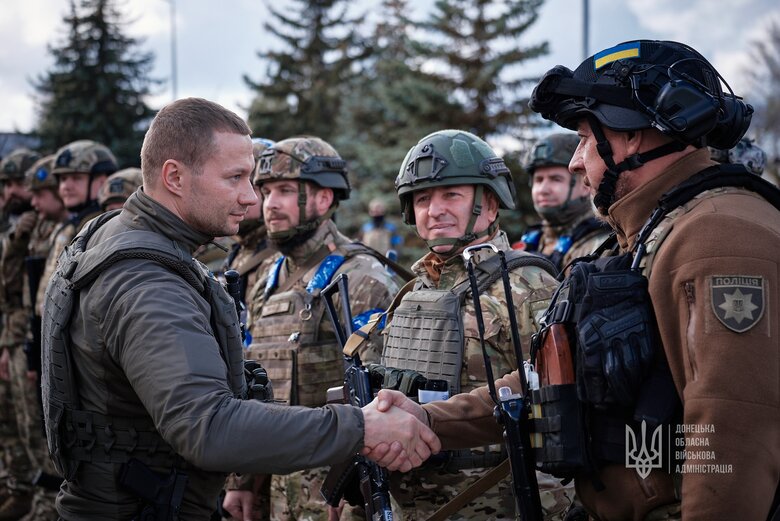 Над визволеним Лиманом офіційно підняли український прапор 09