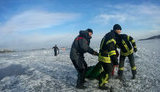 Двое подростков провалились под лед в Черкассах, один из них погиб, - ГСЧС. ФОТО+ВИДЕО