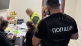 Ошукували пенсіонерів та продавали їхню землю: на Харківщині викрили масштабну шахрайську схему. ФОТОрепортаж