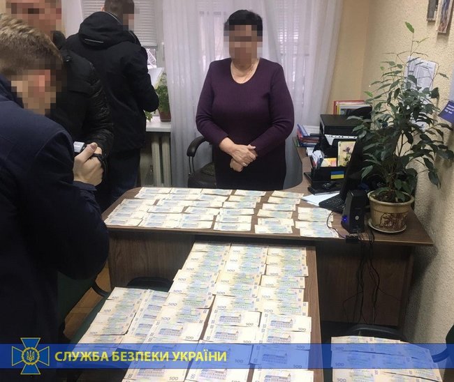 СБУ задержала двух руководителей Нацакадемии аграрных наук за взяточничество 05