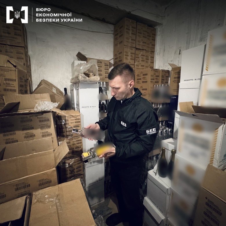 БЕБ викрило продаж фальсифікованого алкоголю на Буковині