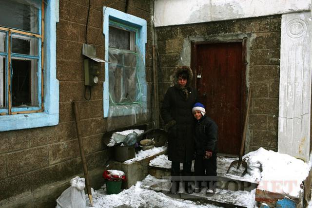 "Нас война замучила, но в целом выжить можно, даже без света, лишь бы не стреляли". Репортаж из Авдеевки 06