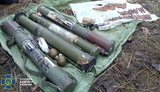 Противотанковые гранаты и сотни патронов: СБУ обнаружила вблизи линии разграничения тайник наемников РФ. ФОТОрепортаж