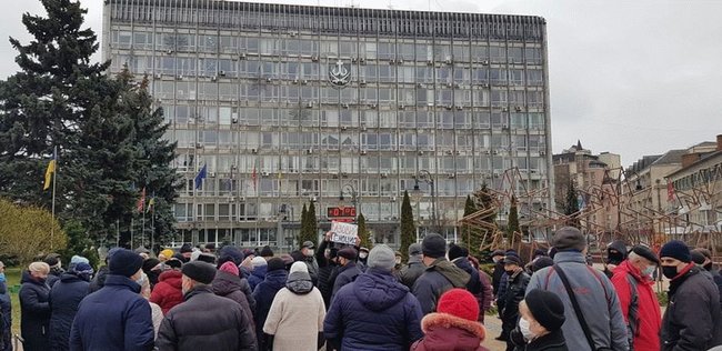 У Полтаві, Львові, Одесі, Вінниці та інших містах відбуваються протести з вимогою скасувати нові тарифи на комуналку 04