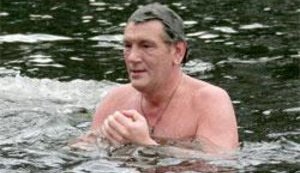 Ющенко призвал бороться с пьянством и курением