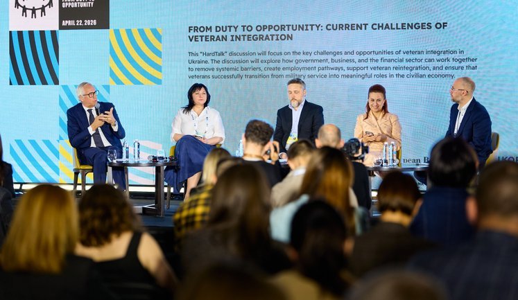 ПриватБанк запустив Службу інклюзивного сервісу: фінансові послуги для ветеранів можна отримати у госпіталі