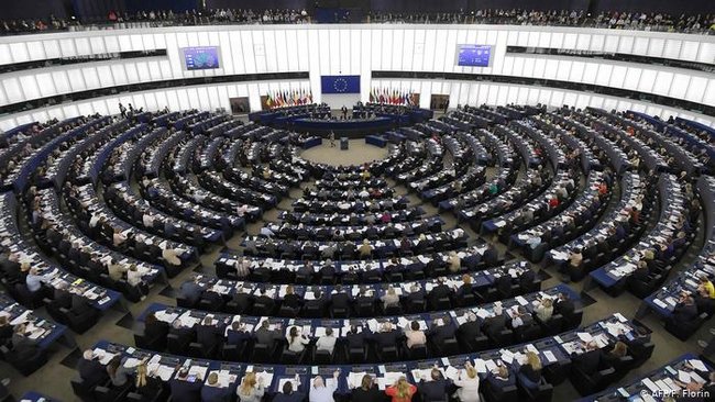 Вражаюча політична та інформаційна перемога України: Європарламент загрожує РФ повним крахом економіки та банкрутством у разі нового вторгнення 01