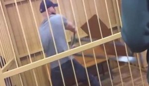 "Безсила лють": чоловік екскоординаторки "Відкритої Росії" Милушкін ламає лаву підсудних, почувши вирок - 11 років колонії, дружині дали 10,5 років. ВIДЕО