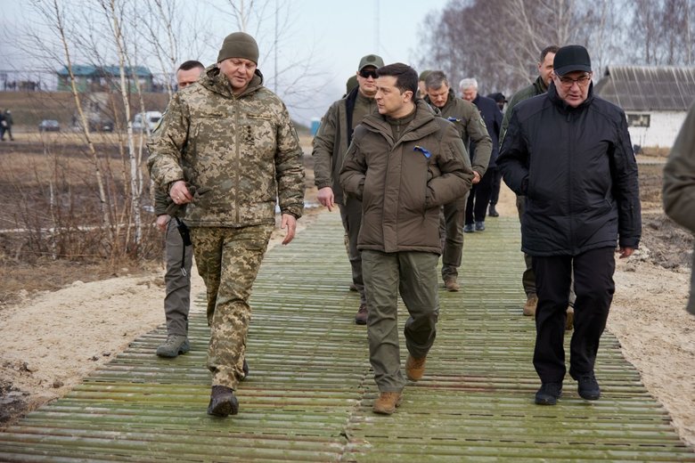 Зеленский проверил ход военных учений в Ривненской области 08