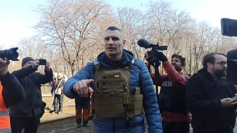 Наслідки падіння збитої російської крилатої ракети на Куренівку в Києві 31 Наслідки падіння збитої російської крилатої ракети на Куренівку в Києві 31
