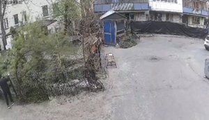 Чоловік утік з приміщення ВЛК на території ТЦК Києва й впав у котлован, він у лікарні