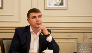 Нардепа Полякова знайшли непритомним у таксі патрульні поліцейські, які зупинили машину за порушення ПДР, - Бутусов