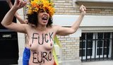 Активистки FEMEN напали на посольство Украины во Франции, с лозунгами против секс-туризма на ЕВРО-2012. ФОТОрепортаж