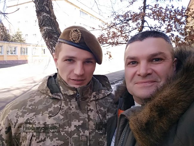 Василь Стефурак: Батько пішов на війну після того, як мій молодший брат Степан загинув у Пісках, а мене було поранено під час виходу із Дебальцевого 05 Василь Стефурак: Батько пішов на війну після того, як мій молодший брат Степан загинув у Пісках, а мене було поранено під час виходу із Дебальцевого 05