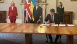 Мы привезли из Великобритании 2,5 млрд фунтов стерлингов, - Зеленский