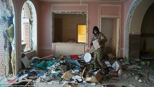 "They stole almost everything," - The Daily Mail published photos of looted Pshonka's mansion. PHOTOS