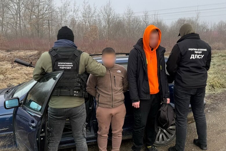 Житель Закарпаття намагався переправити "клієнта" за кордон за 5 тисяч доларів