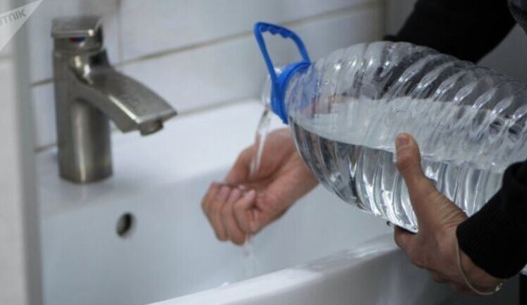 Окупанти закликають кримчан "не чекати води з крана", а "змінити до неї ставлення"