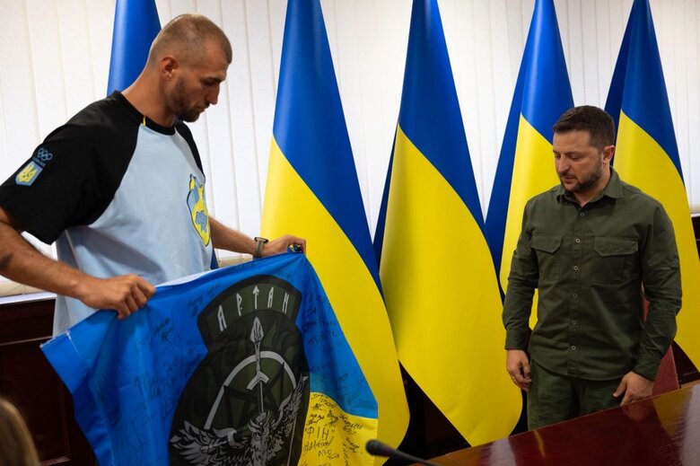 Oleh Pryimachov, thai-boxing champion and soldier: I can go longer distance in body armor and equipment, but I don’t have halo of protection either. Everyone is mortal. And this is war. 06