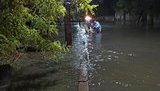 Через підтоплення в Херсоні рятувальники цілу ніч відкачували воду з приватного сектора, - ДСНС. ФОТО