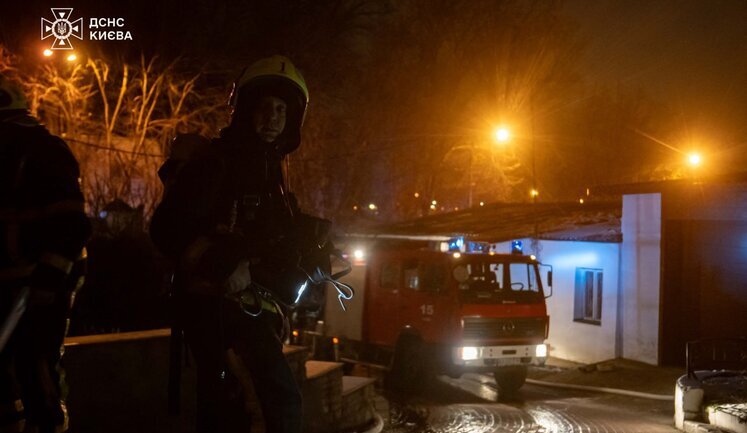 В Киеве на Печерске горел Выдубицкий мужской монастырь. ФОТОрепортаж