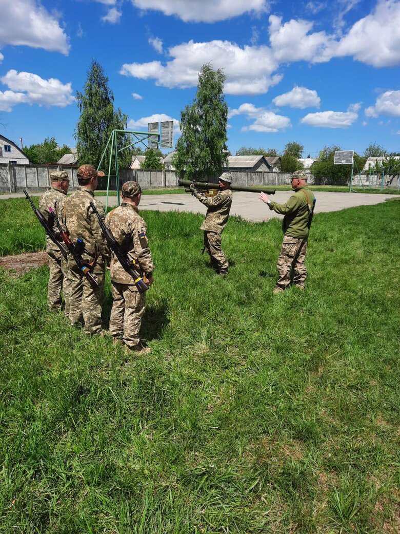 Наш солдат-стрілець із ПЗРК Ігла збив російський винищувач Грач, але другий літак бачив, звідки стався пуск, і відпрацював туди ракетою 02