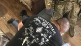 Старший держінспектор митного поста на Одещині брав хабарі за пропуск через кордон вантажівок із фруктами, його "дохід" щодня перевищував 20 тис. грн, - СБУ. ФОТОрепортаж