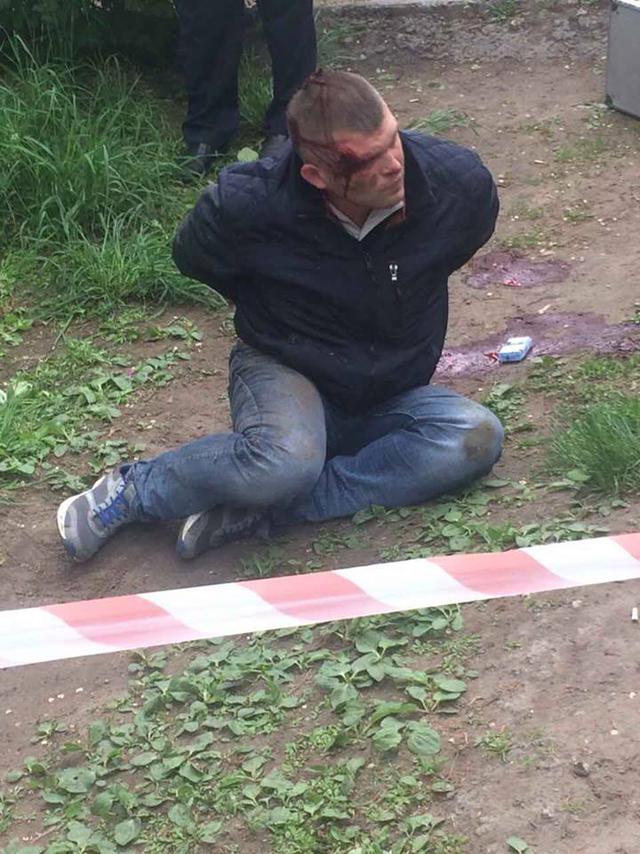 В Каменском таксисту прострелили ноги. К конфликту может быть причастен телохранитель Яроша, - СМИ 02 В Каменском таксисту прострелили ноги. К конфликту может быть причастен телохранитель Яроша, - СМИ 02